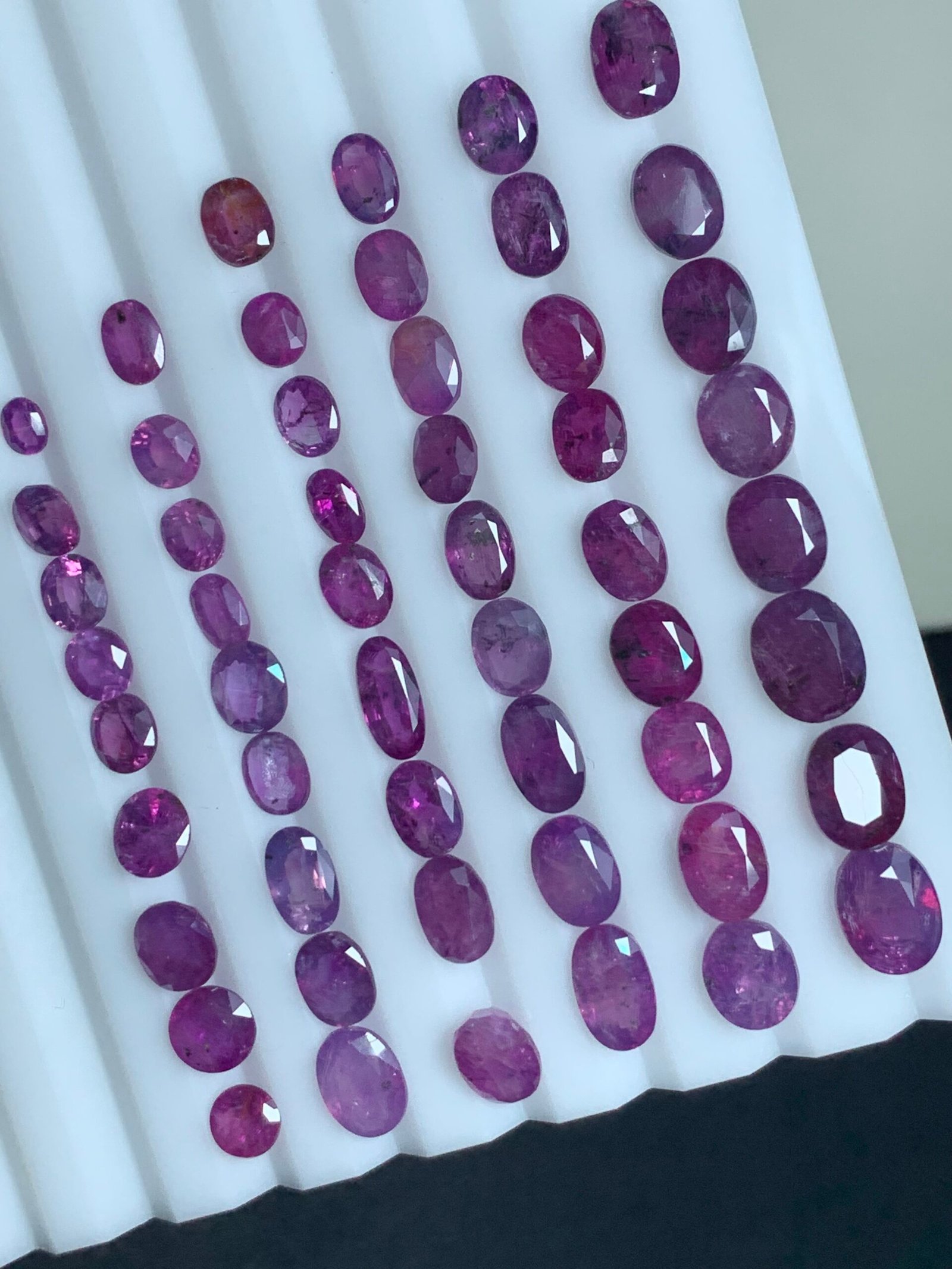 Fine quality Kashmir Sapphires. 64 carats - Image 4