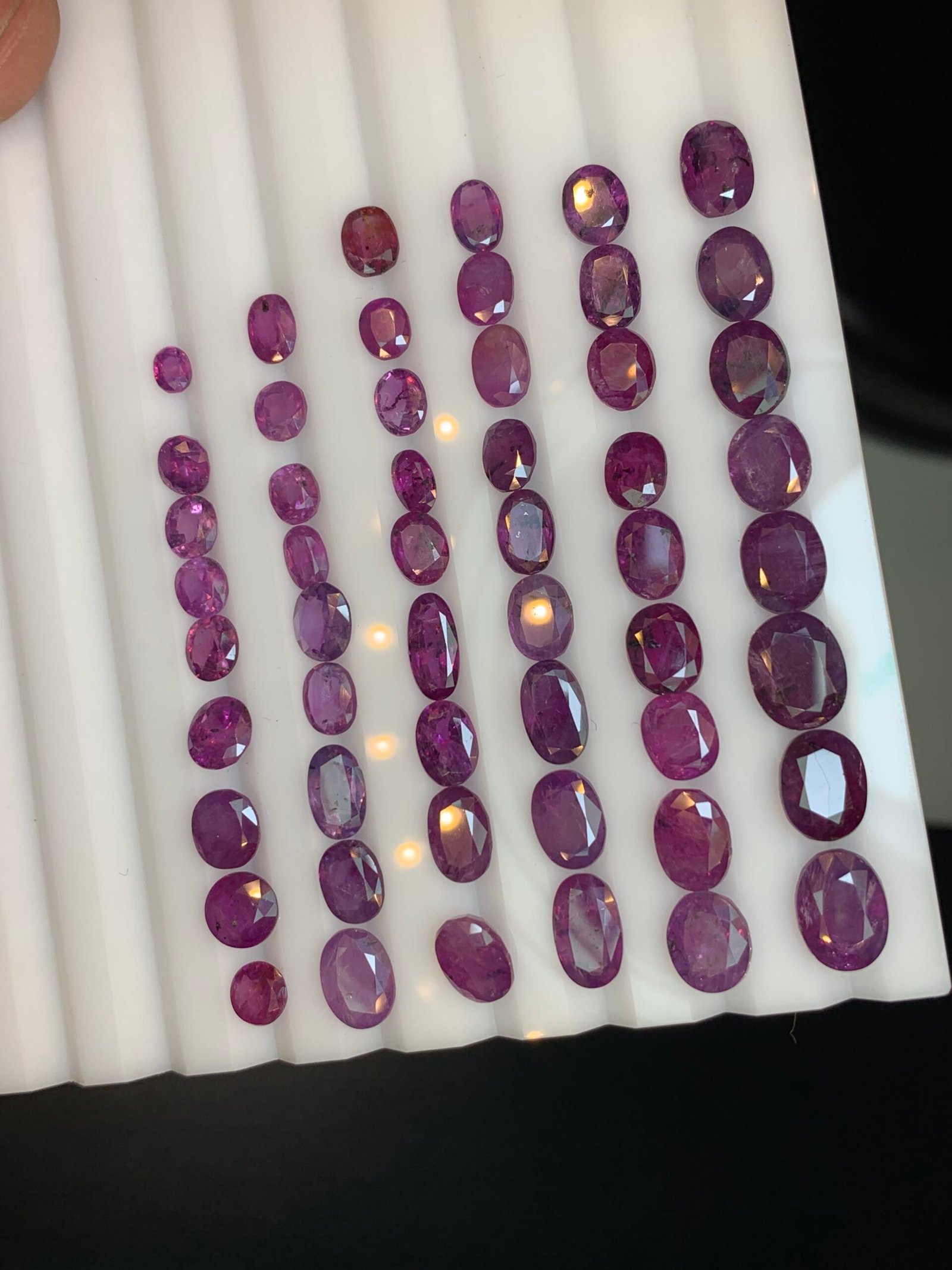 Fine quality Kashmir Sapphires. 64 carats - Image 2