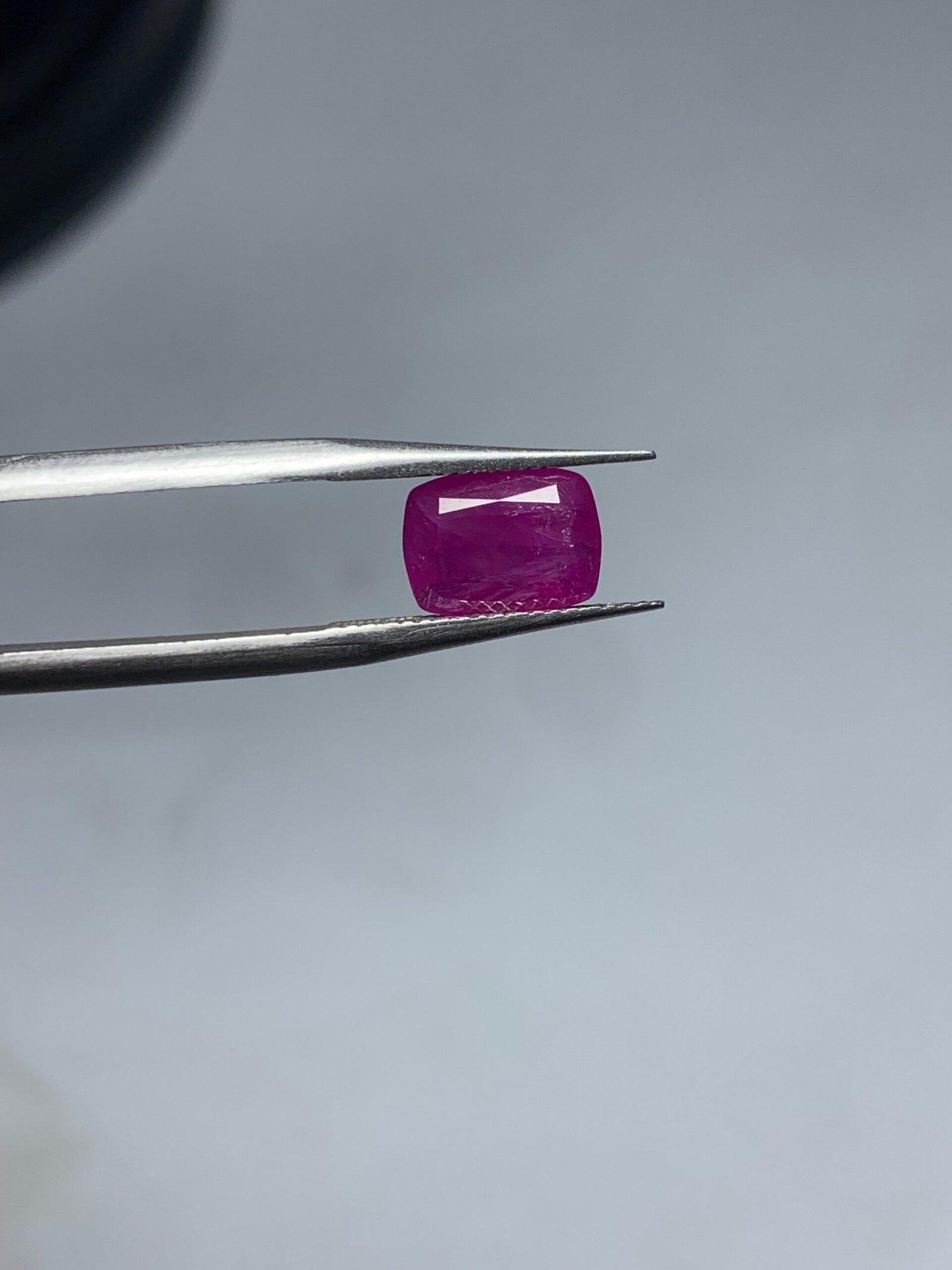 Neon Red 2.2 Carat Ruby - Image 4