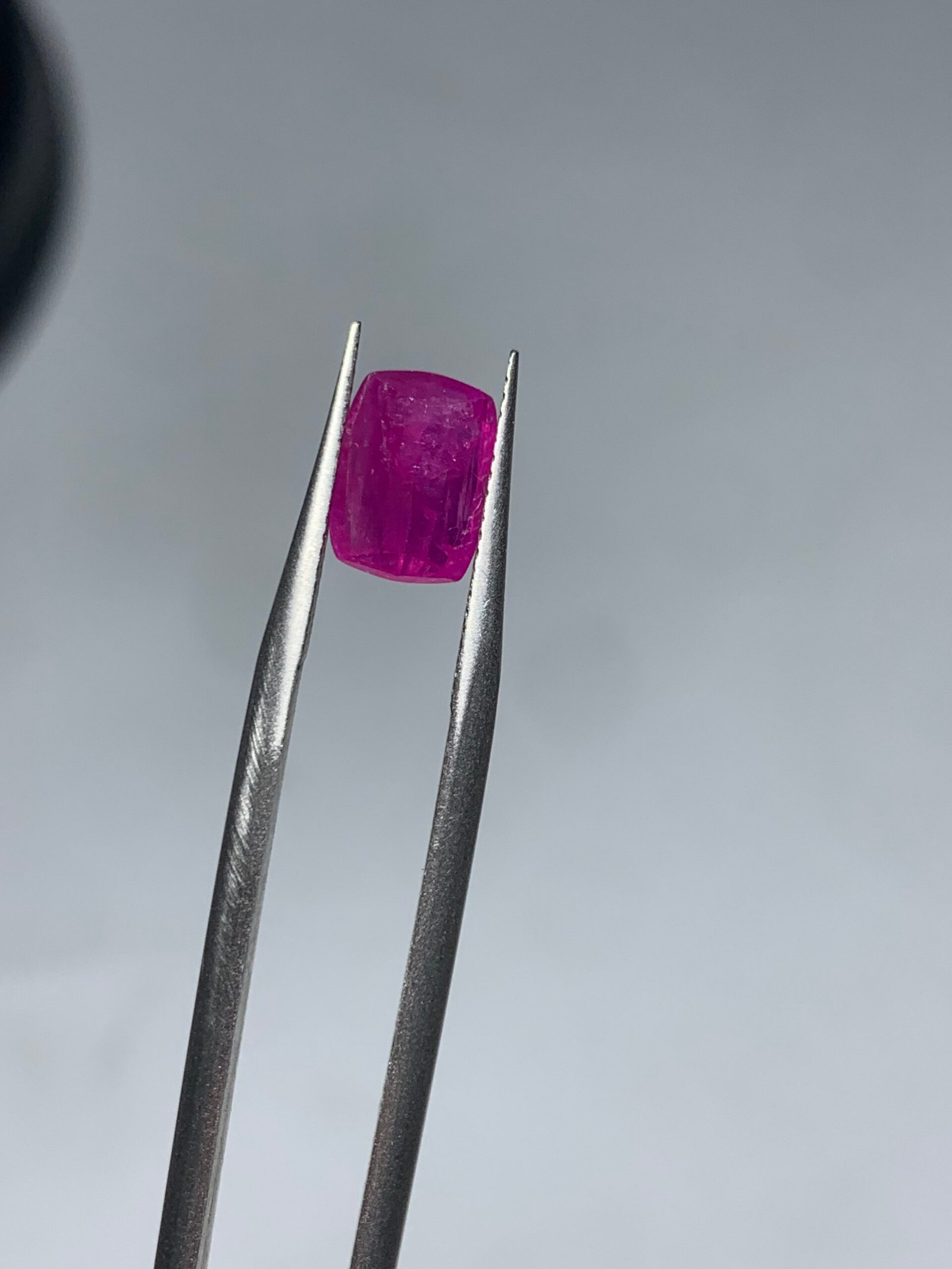 Neon Red 2.2 Carat Ruby - Image 5