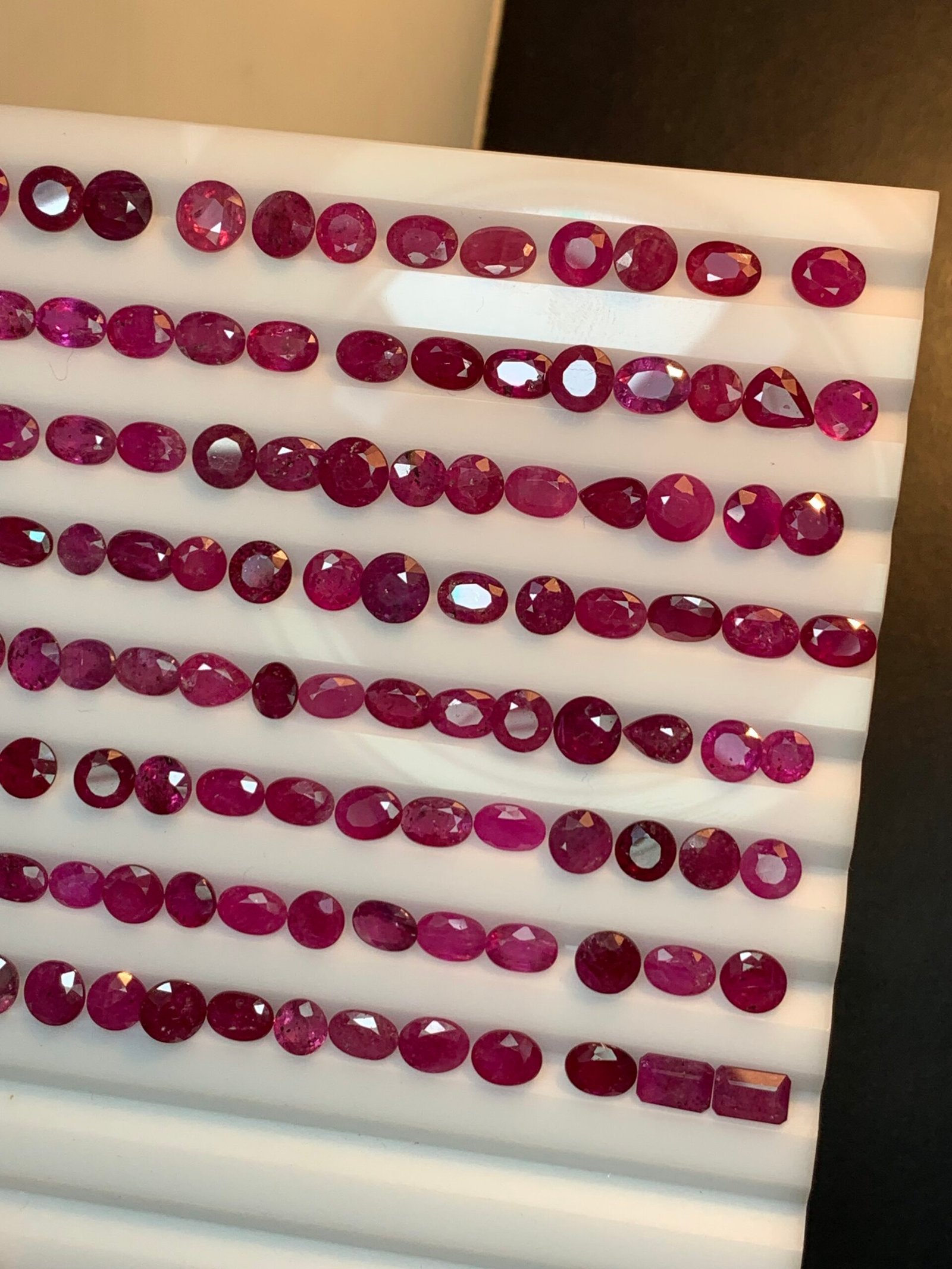 Fine quality calibrated Natural rubies 95 cts - Image 2