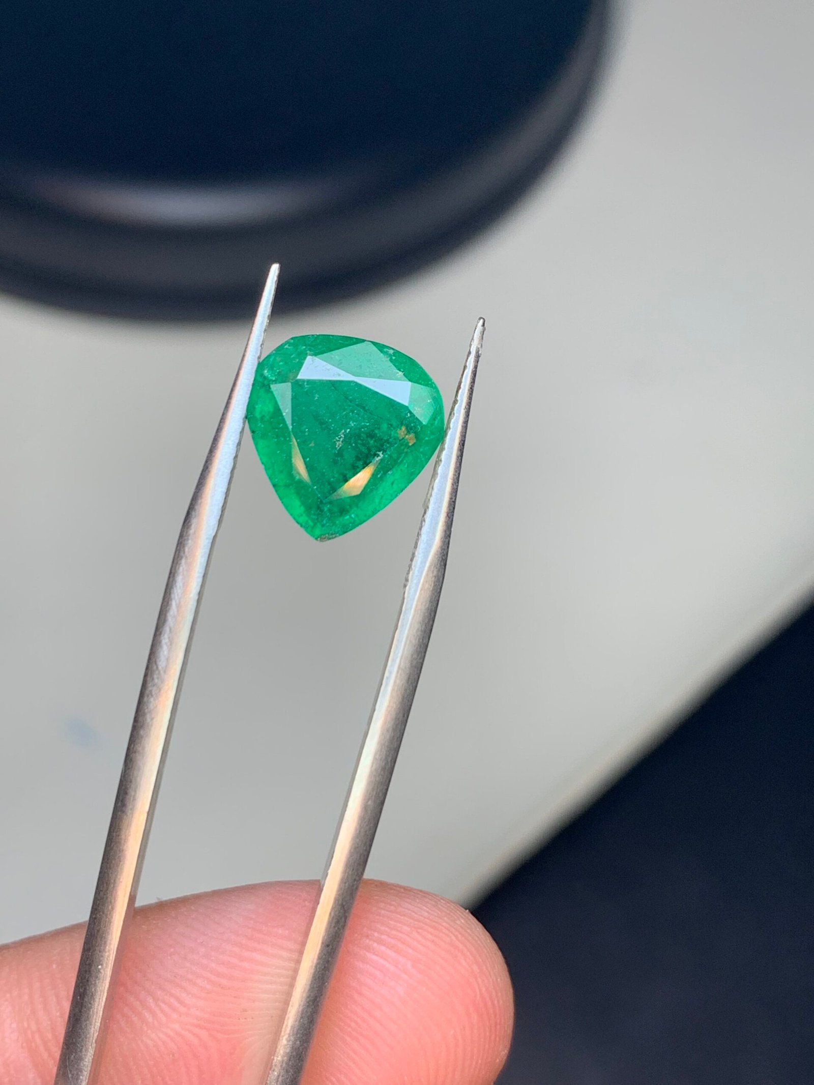 Fine Faceted Emeralds – 14.3 Carats - Image 16