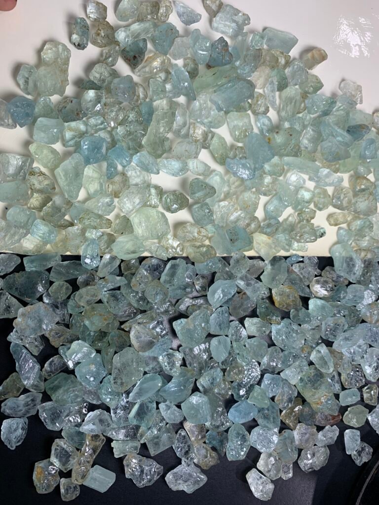 Facet Rough Aquamarines 700 g
