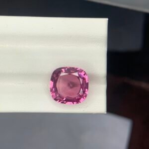 Extremely high End pink Spinel 6.1 ct from Tajikistan