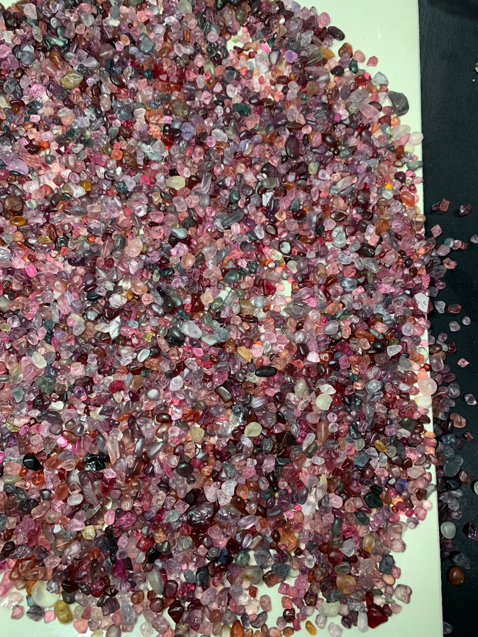 Facet Rough Multi-Color Spinels 1000 g - Image 8