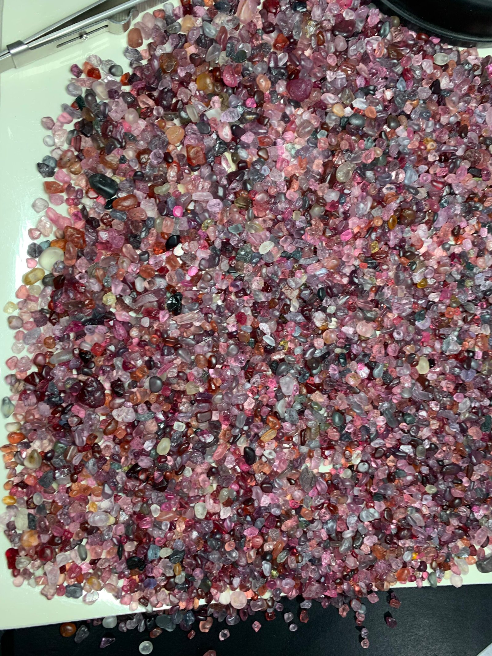 Facet Rough Multi-Color Spinels 1000 g - Image 7