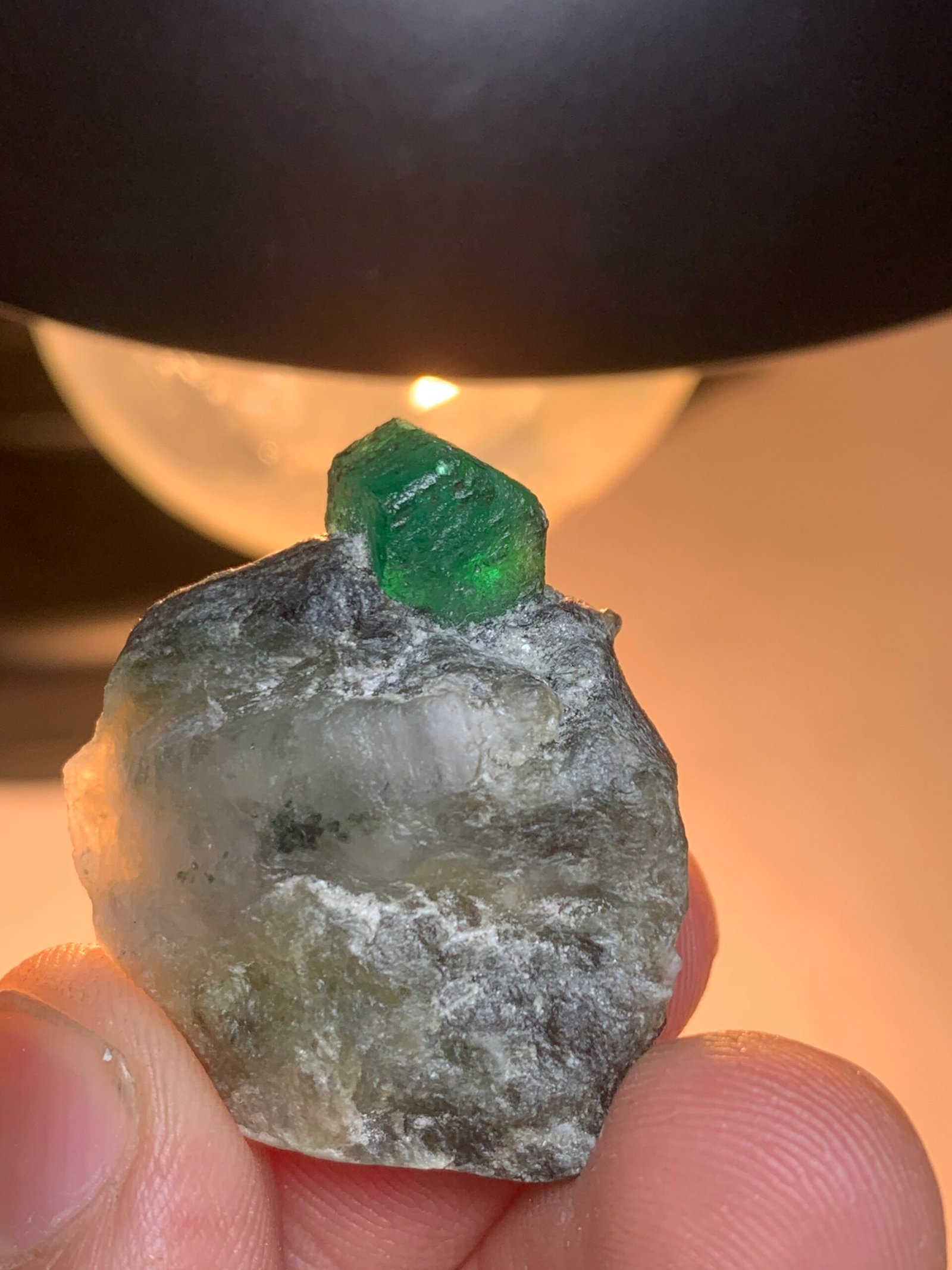12.5 g collector specimen from Pakistan’s Swat mines - Image 6