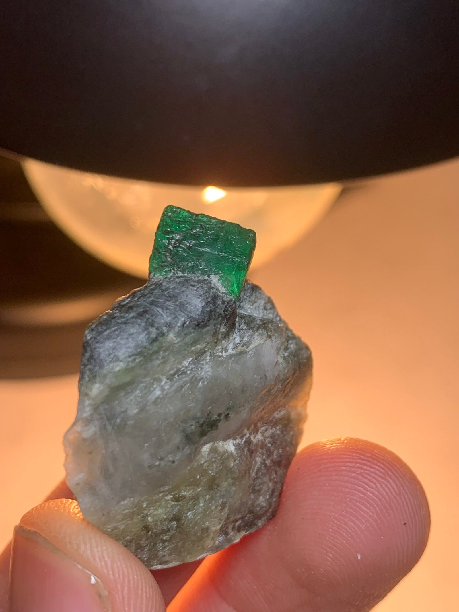 12.5 g collector specimen from Pakistan’s Swat mines - Image 7