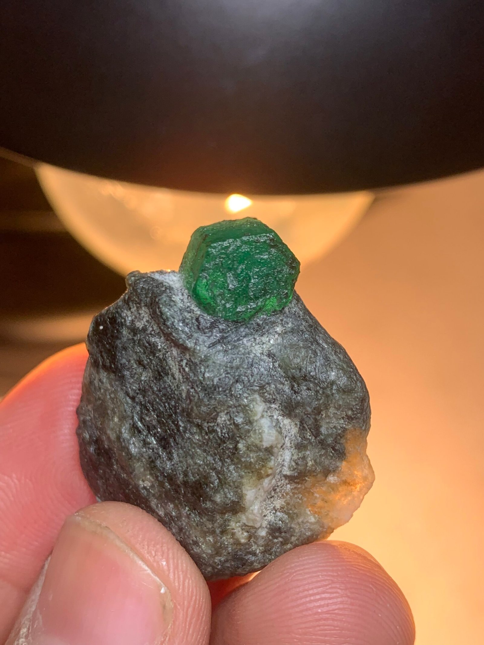 12.5 g collector specimen from Pakistan’s Swat mines - Image 8