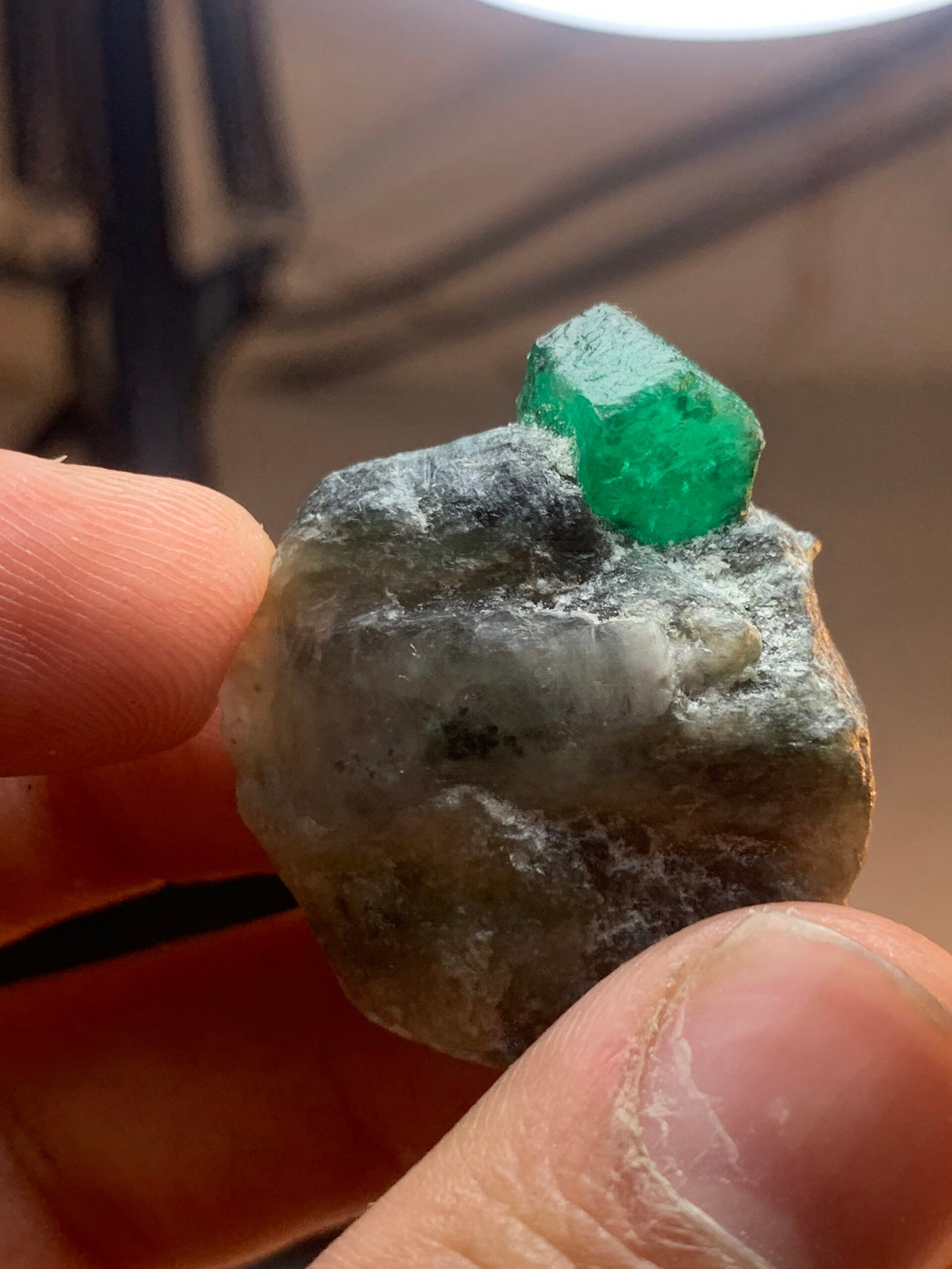 12.5 g collector specimen from Pakistan’s Swat mines - Image 10