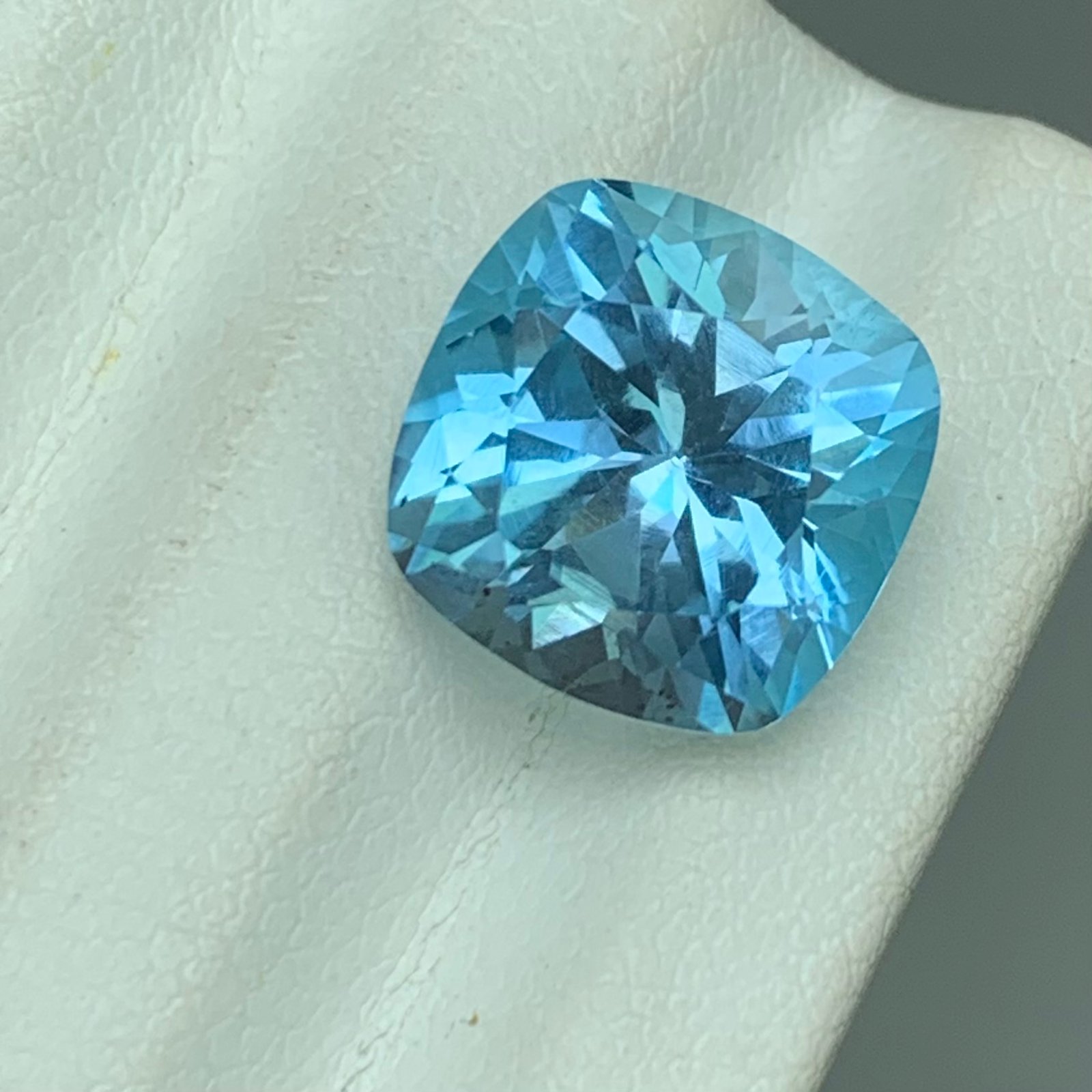 Swiss Blue Topaz Cushion Cut 6.5 ct - Image 2