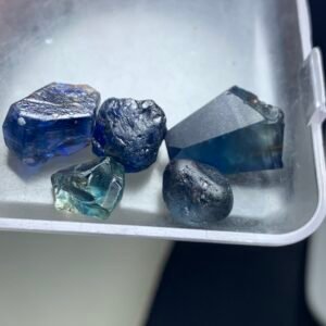 Fine Natural rough Blue Sapphire - 37.5 carats