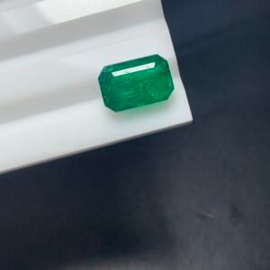 Exceptional Vivid Green Panjshir Emerald 3.2 ct