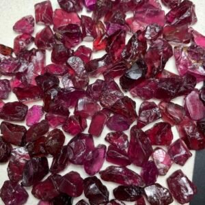 Raspberry-Pink rough Umbalite Garnet 100 g