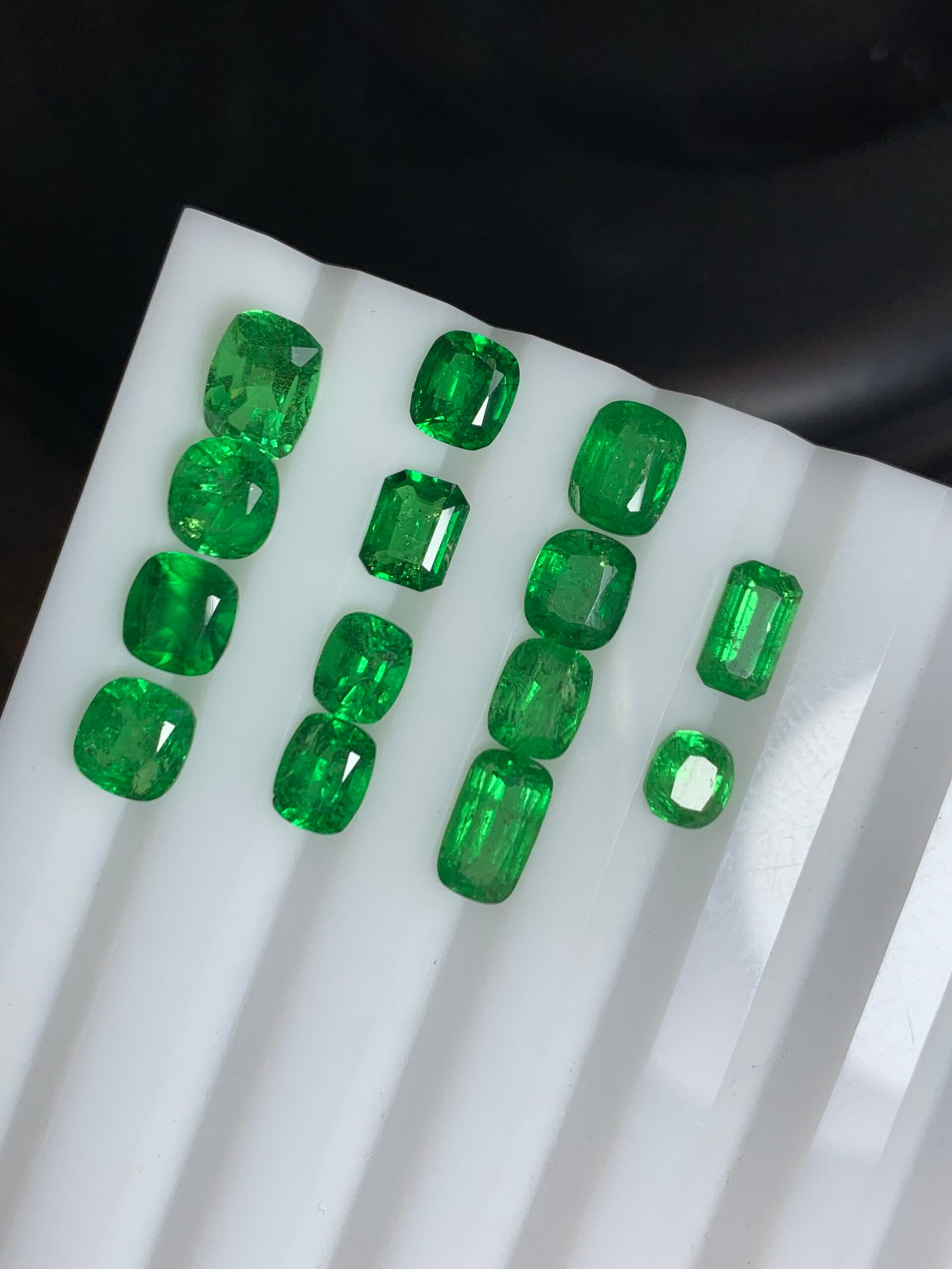 Fine Faceted Tsavorite Garnets 15 CTS - Image 2