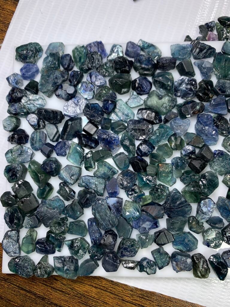 Facet Rough Party Sapphires 1000 cts