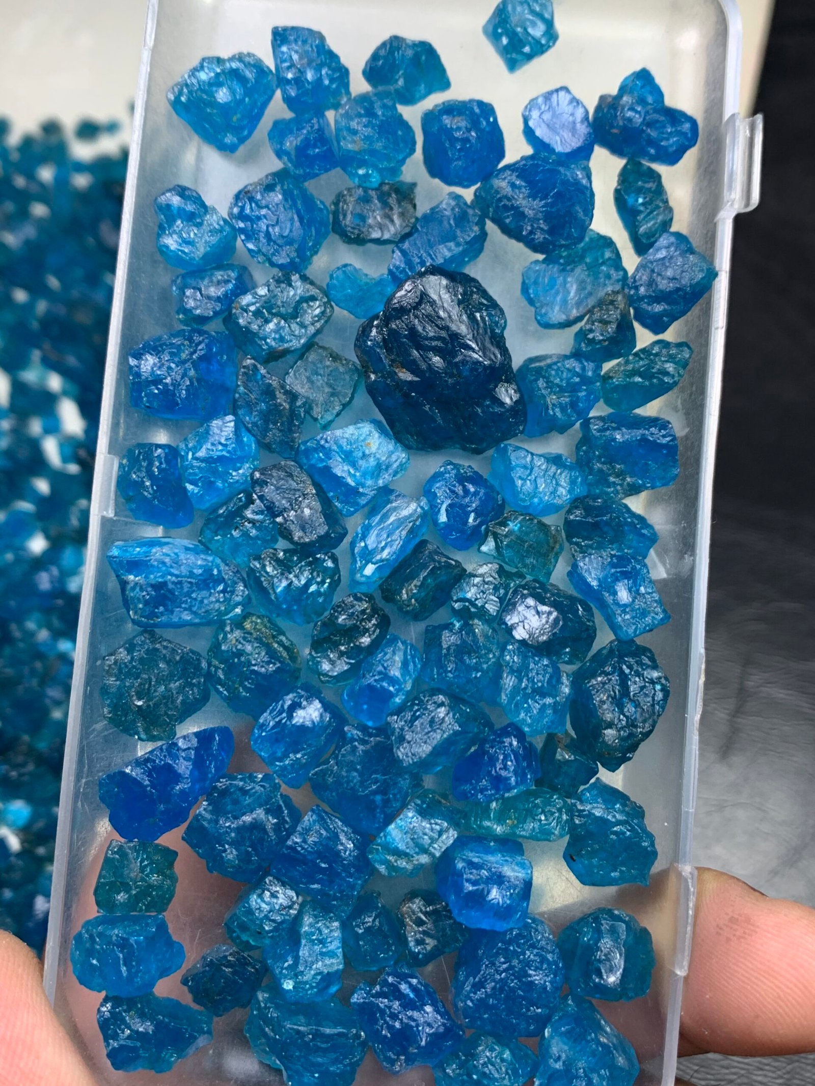 Blue Apatite rough 500 grams - Image 4