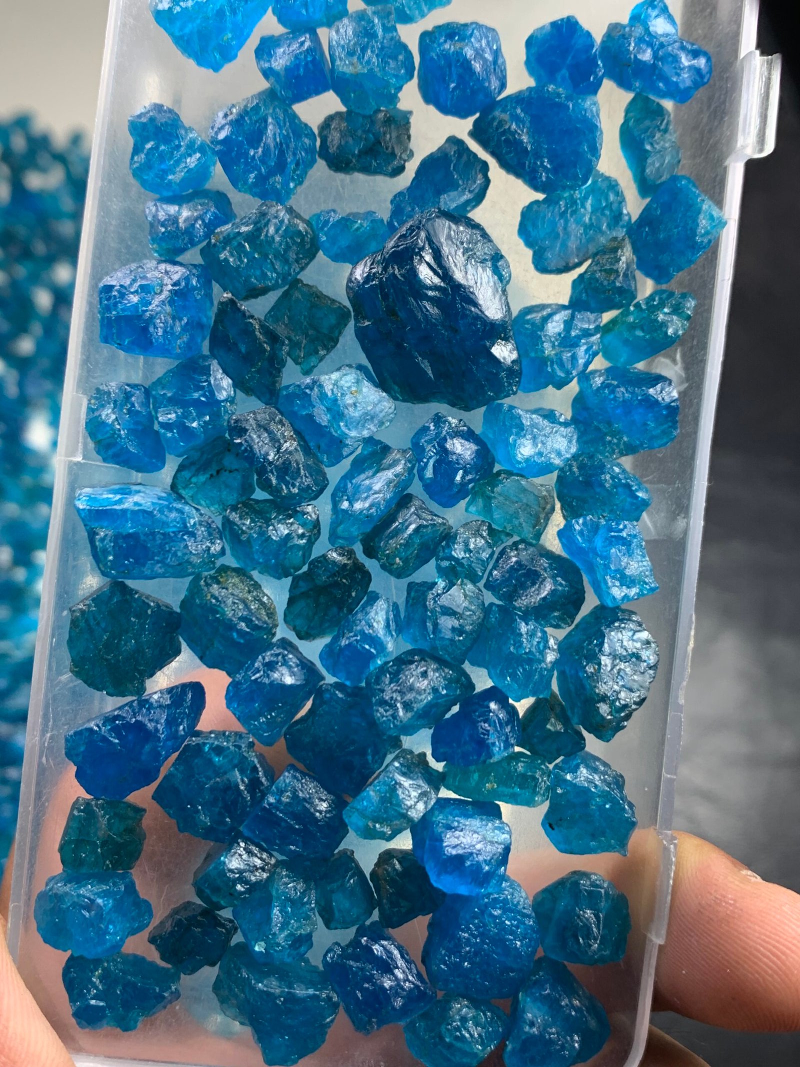 Blue Apatite rough 500 grams - Image 13